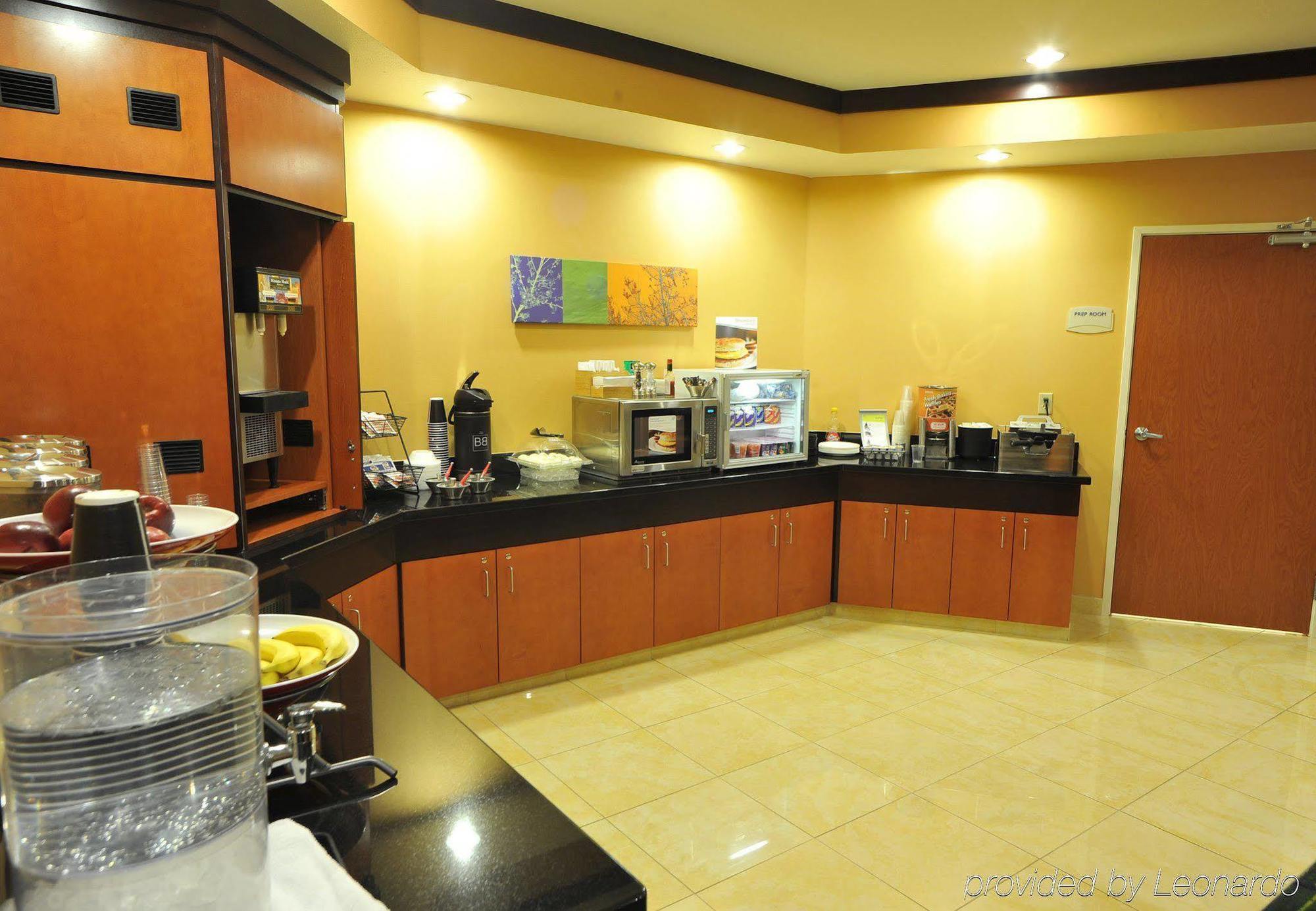 แฟร์ฟีลด์ อินน์ แอนด์ สวีท สติลวอเตอร์ ร้านอาหาร รูปภาพ